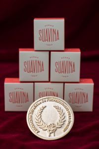 SUAVINA - Medalla de Oro de La Asociación Española de Profesionales de La Imagen